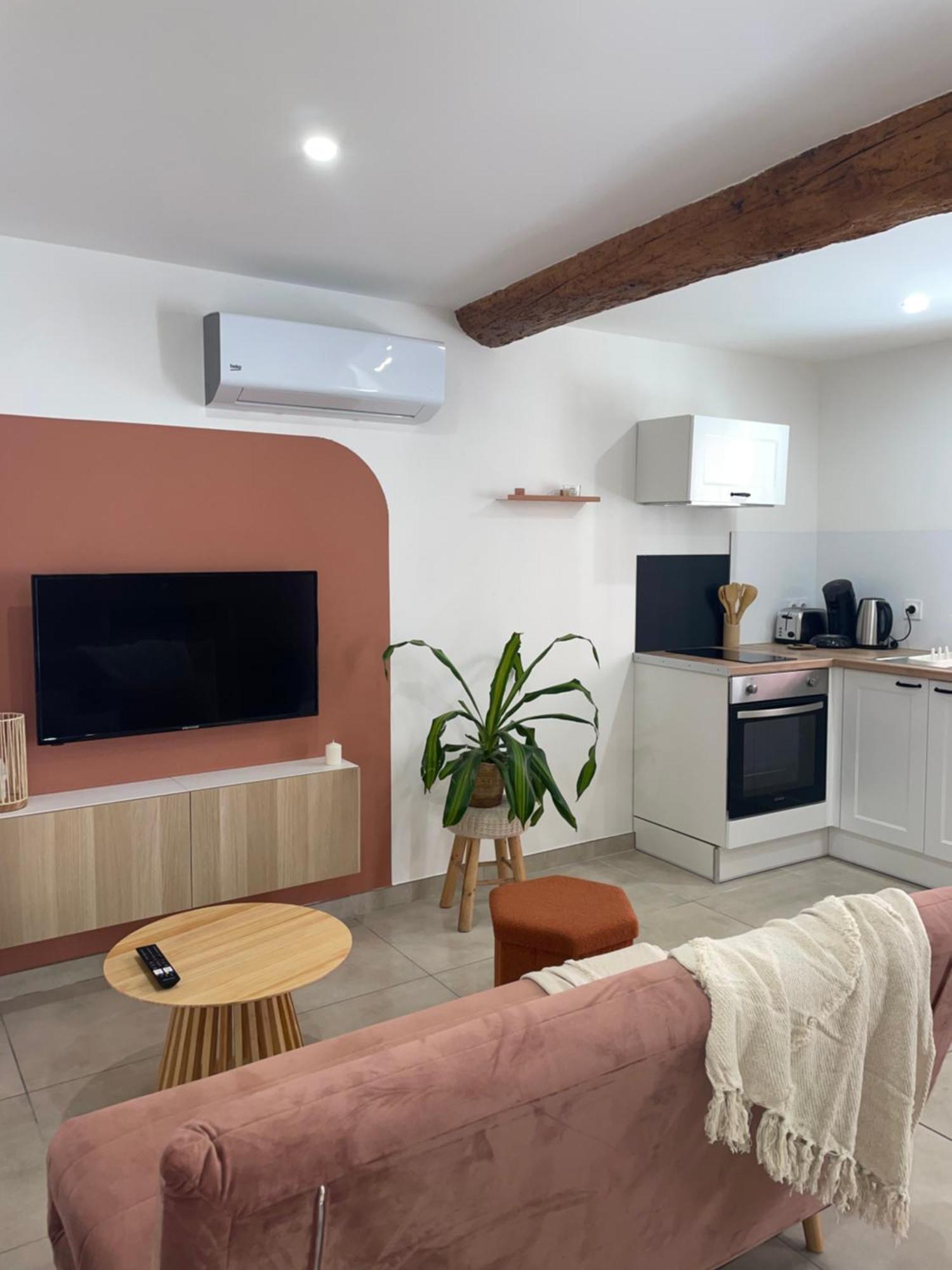 Entre Tendance Et Authenticite - La Voute Nimes Bagian luar foto